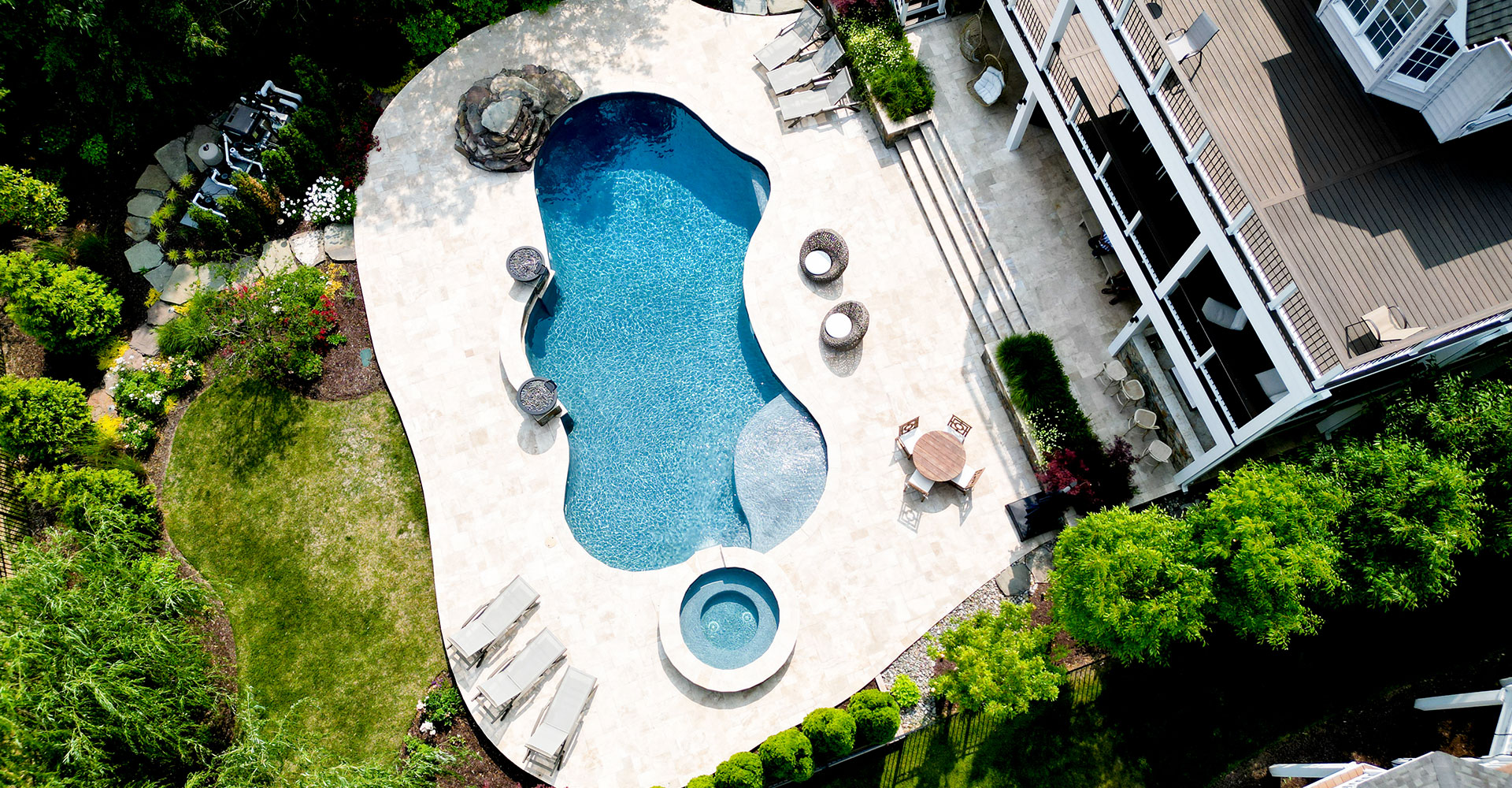 Freeform Cove pool with natural flowing custom contours